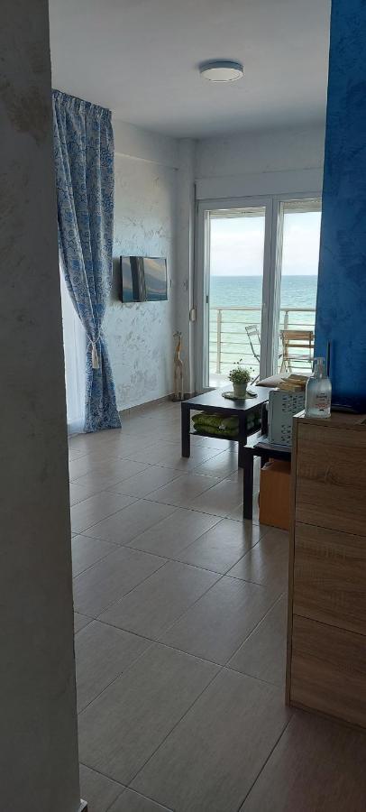 Roses Apartment Peraia  ภายนอก รูปภาพ