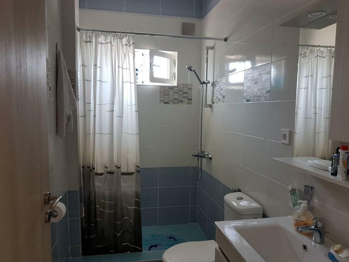 Roses Apartment Peraia  ภายนอก รูปภาพ